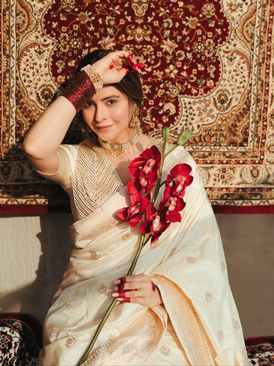 New Stunning Look Designer Look Soft Silk With designer Blouse
