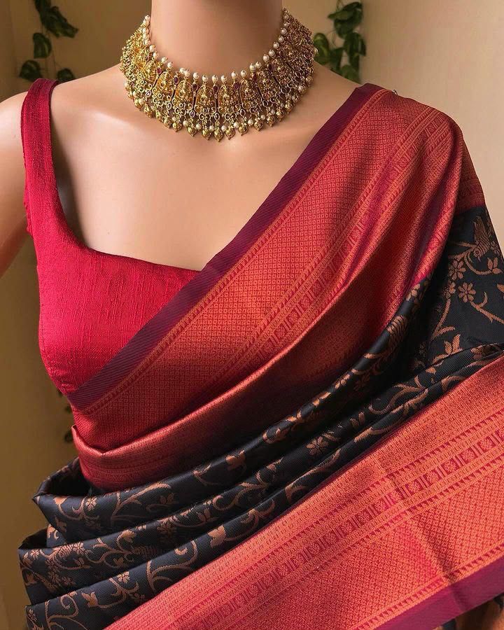 Classy Look Soft Cotton Saree With Digital Print & Designer Blouse