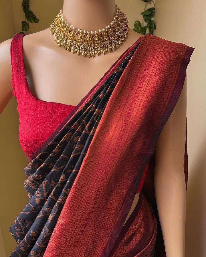 Classy Look Soft Cotton Saree With Digital Print & Designer Blouse