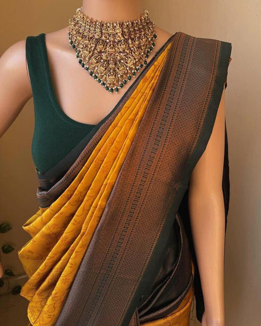 Attractive Look Soft Cotton Saree With Digital Print & Designer Blouse