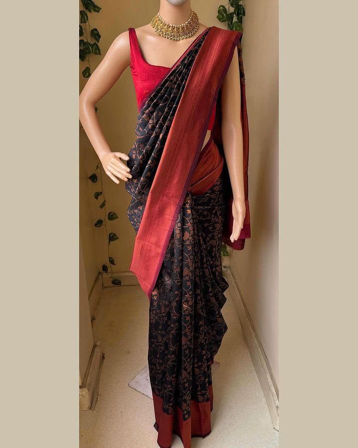 Classy Look Soft Cotton Saree With Digital Print & Designer Blouse