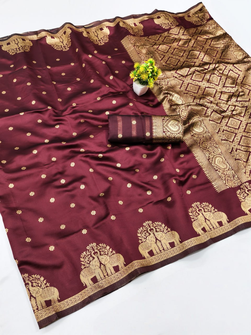 New Rich Look  Designer Look Soft Silk With designer Blouse