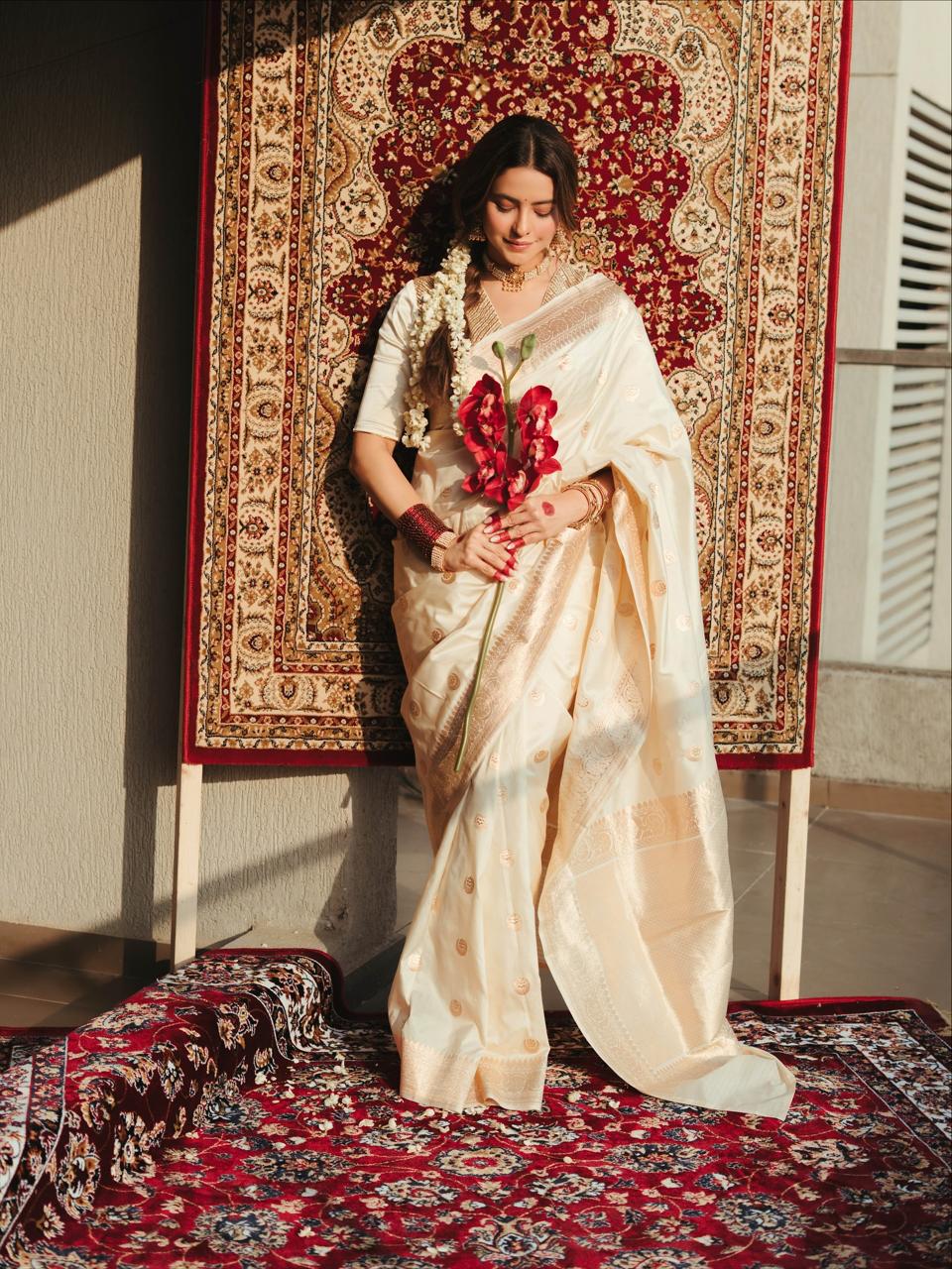 New Stunning Look Designer Look Soft Silk With designer Blouse