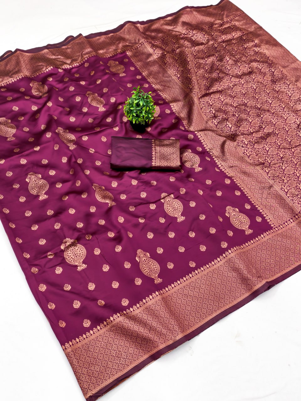 New Attractive Look Designer Look Soft Silk With designer Blouse