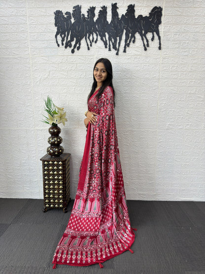 SupeDesign Lunch Real Mirror Work Semi Gajji Silk Soft and Smooth Saree